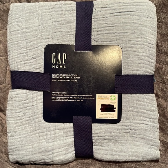Gap home organic cotton throw with frayed edges - Picture 2 of 2
